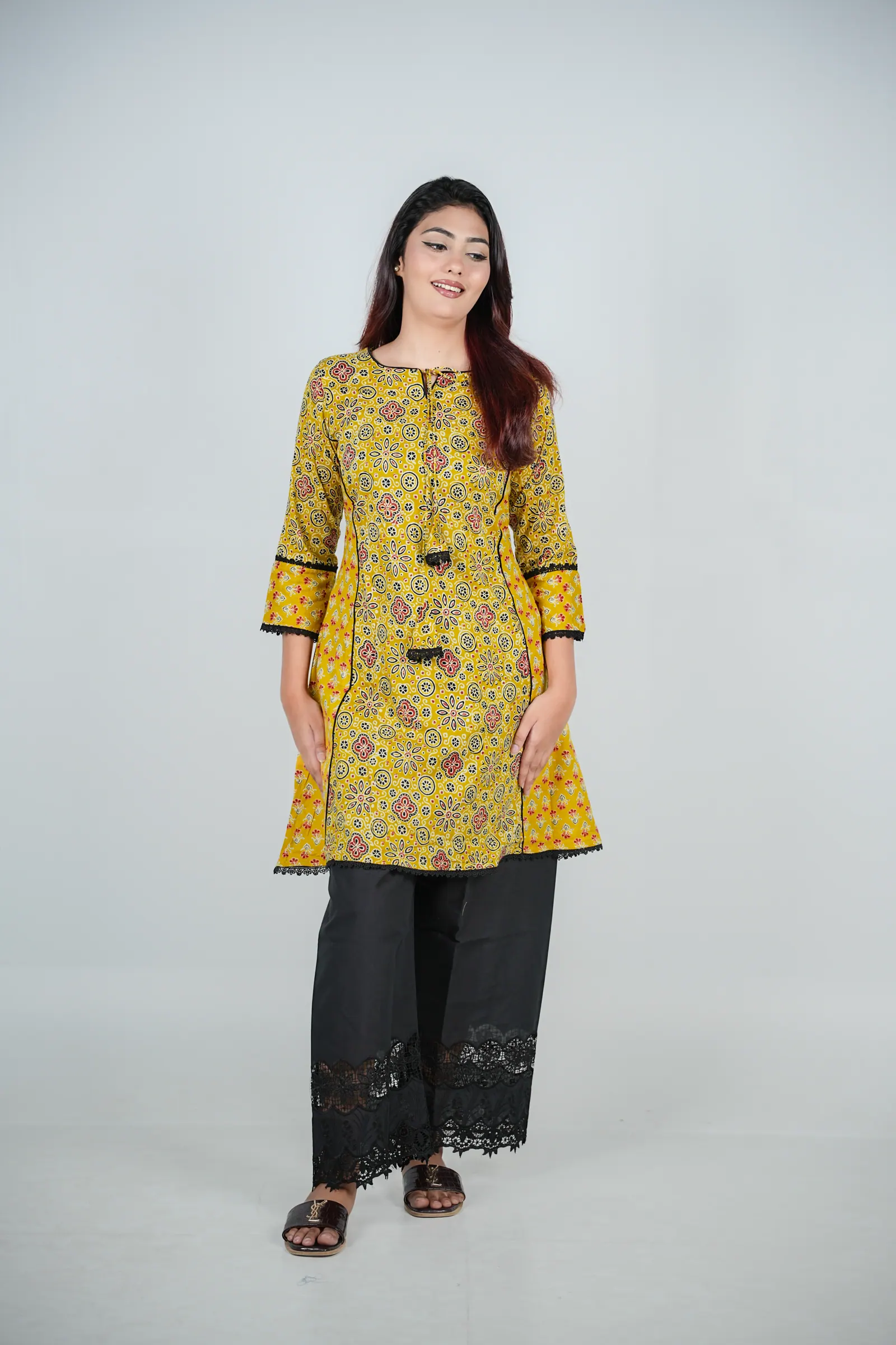 Jhilik - Jaipuri Kurti & Chikan Pant