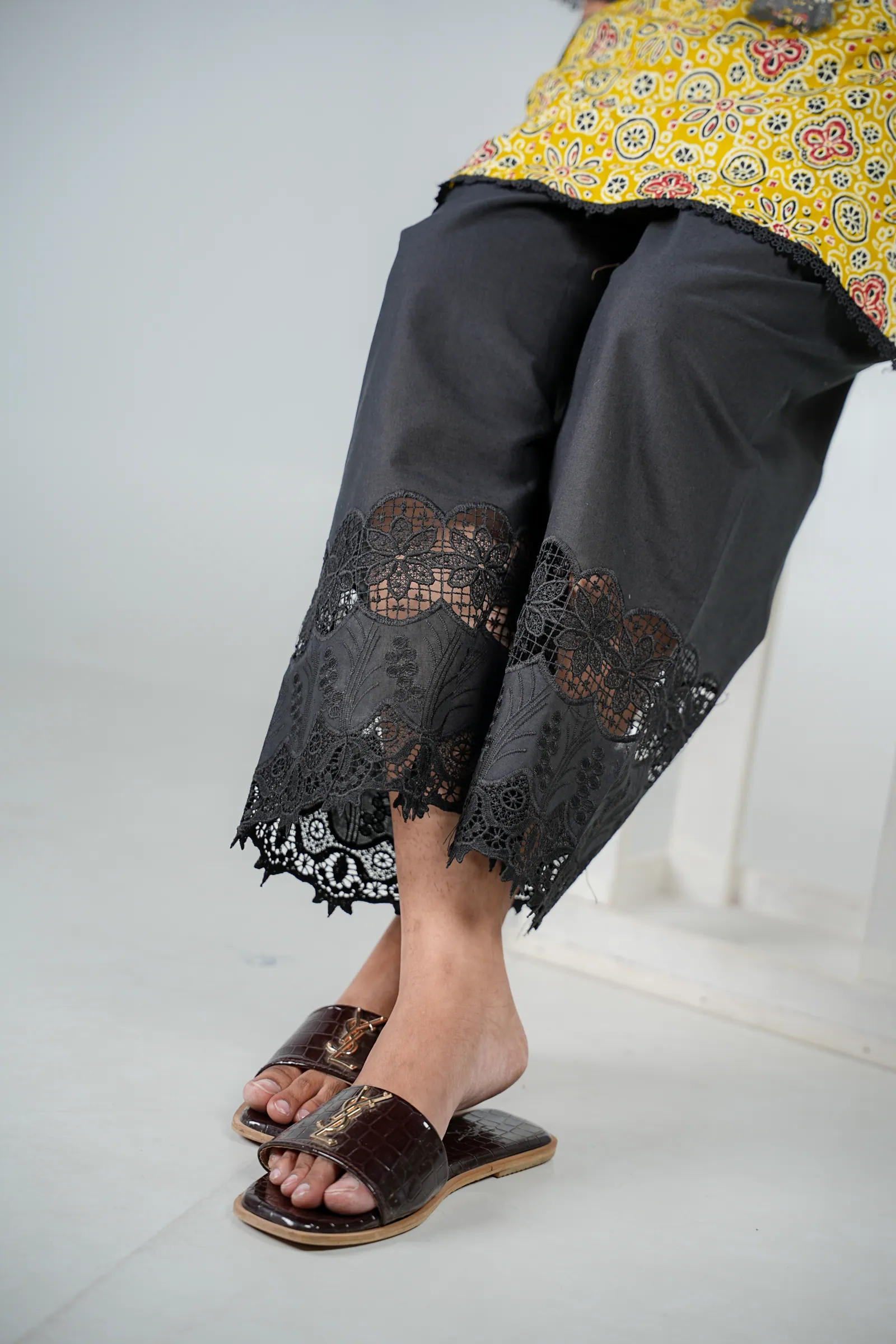 Jhilik - Jaipuri Kurti & Chikan Pant