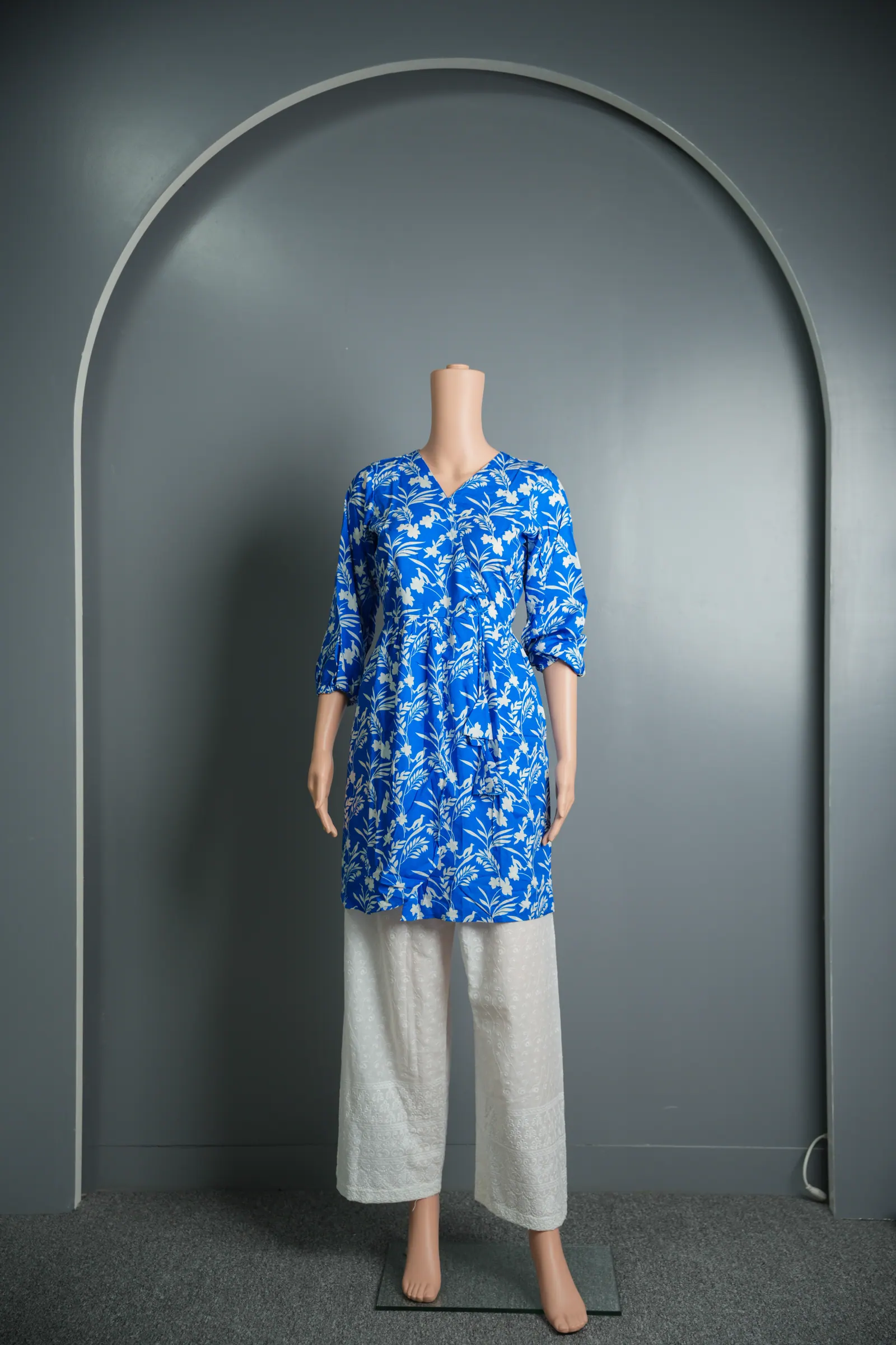 Liana - Printed Linen Top & Chikan Pant
