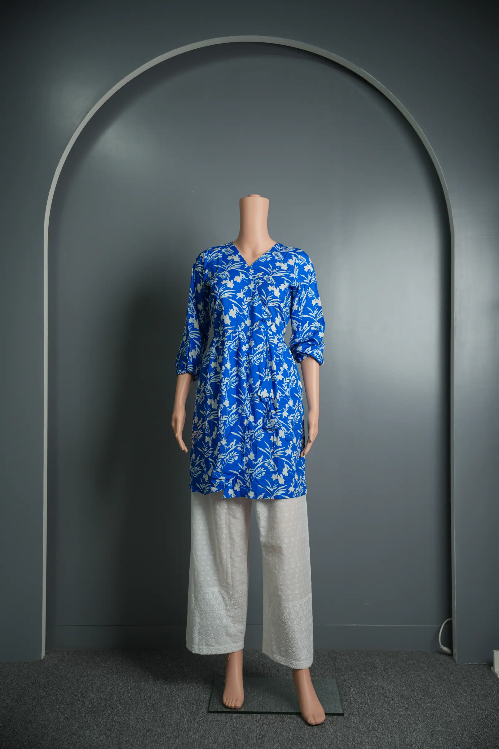 Liana - Printed Linen Top & Chikan Pant